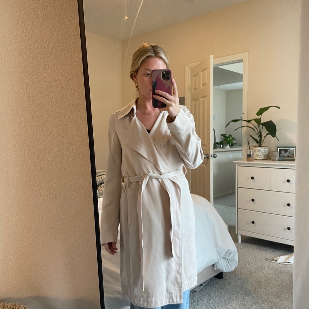 ARITZIA TRENCH COAT